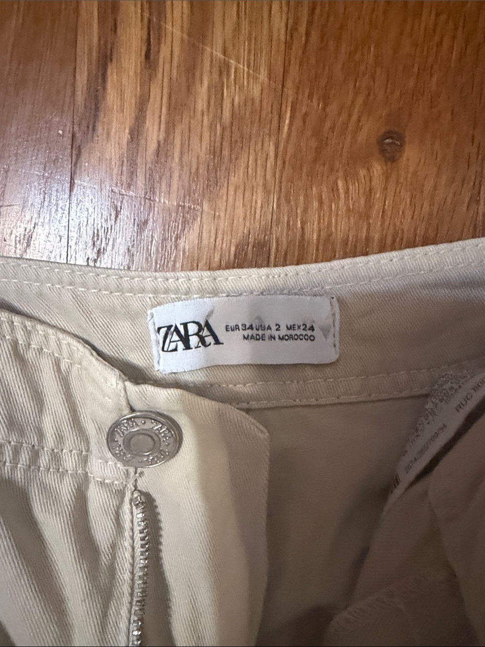 Zara Women Cargo Pants in Beige - Picture 2 of 2